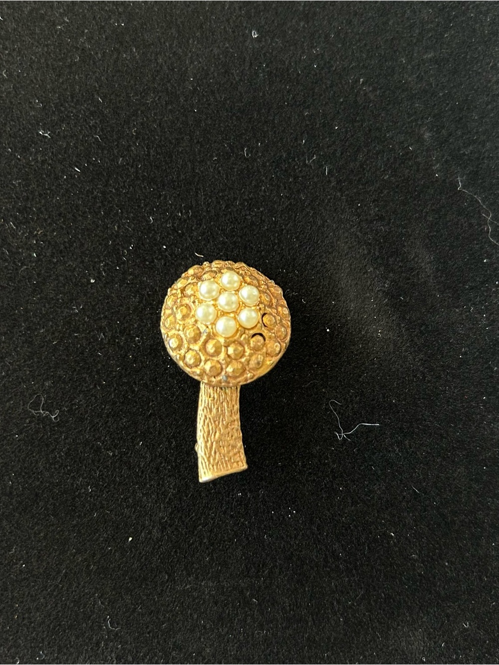 Gold vintage mushroom golf tee pin with pearl details 
As is condition